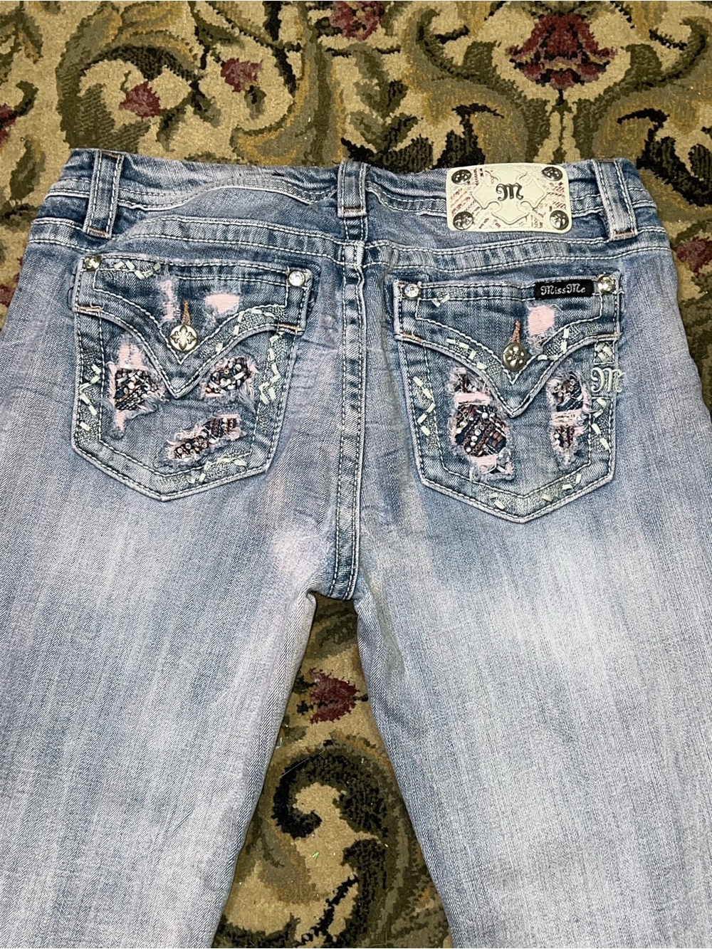 MISS ME Mid-Rise Cropped Jeans